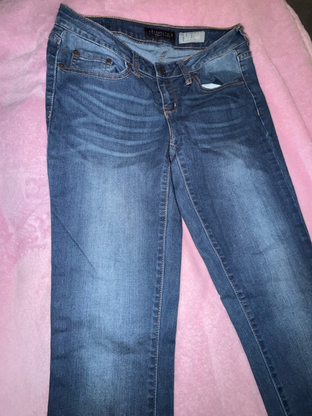 Aeropostale Women’s Medium Blue Straight Leg Jeans